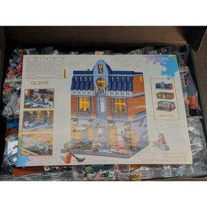 Shegao QL0935 Street View Hill Tavern Advanced Model Block Kit